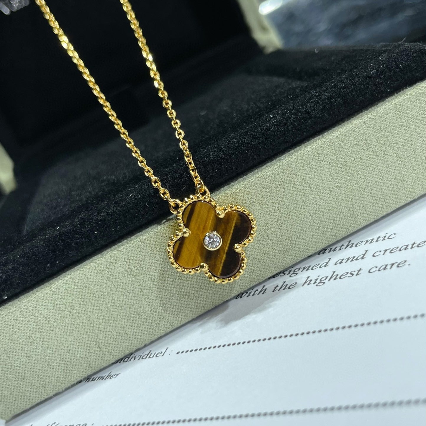 [Solara Jewelry]CLOVER 15MM DIAMOND AND YELLOW TIGER'S EYE AGATE necklace
