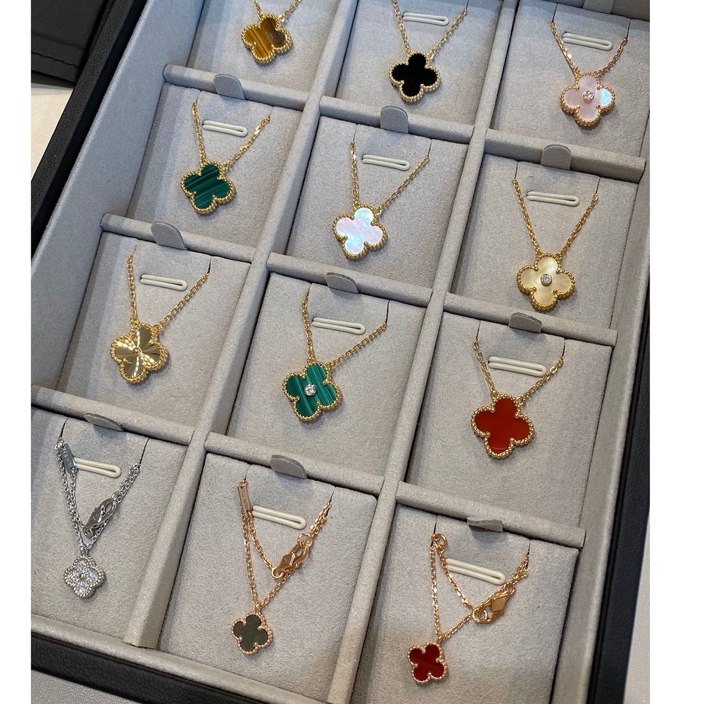 [Solara Jewelry]CLOVER 15MM CARNELIAN SINGLE FLOWER NECKLACE