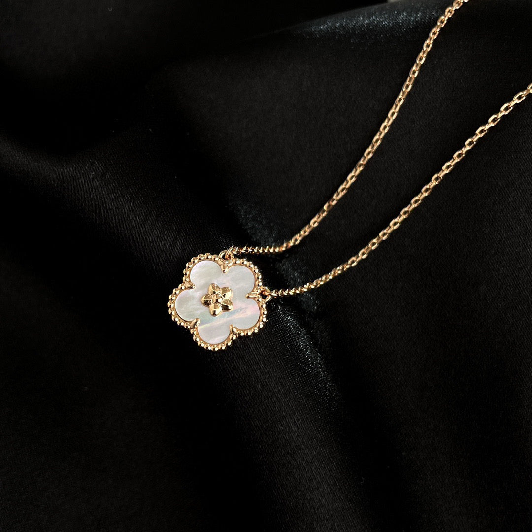 [Solara Jewelry]LUCKY  WHITE MOP  PLUM BLOSSOM NECKLACE
