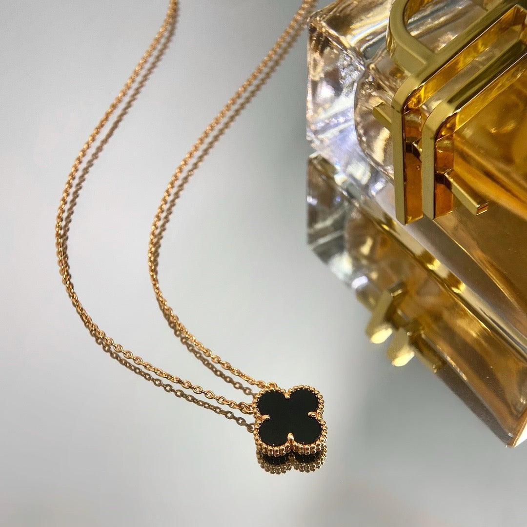 [Solara Jewelry]CLOVER 15MM BLACK ONYX SINGLE FLOWER NECKLACE