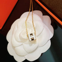 [Solara Jewelry]H WHITE SQUARE GOLD NECKLACE