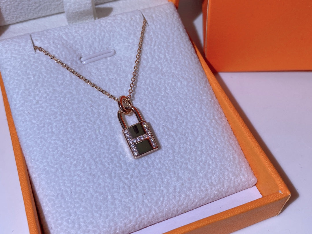 [Solara Jewelry]HM ADVANCED NICHE LOCK HEAD NECKLACE DIAMONDS