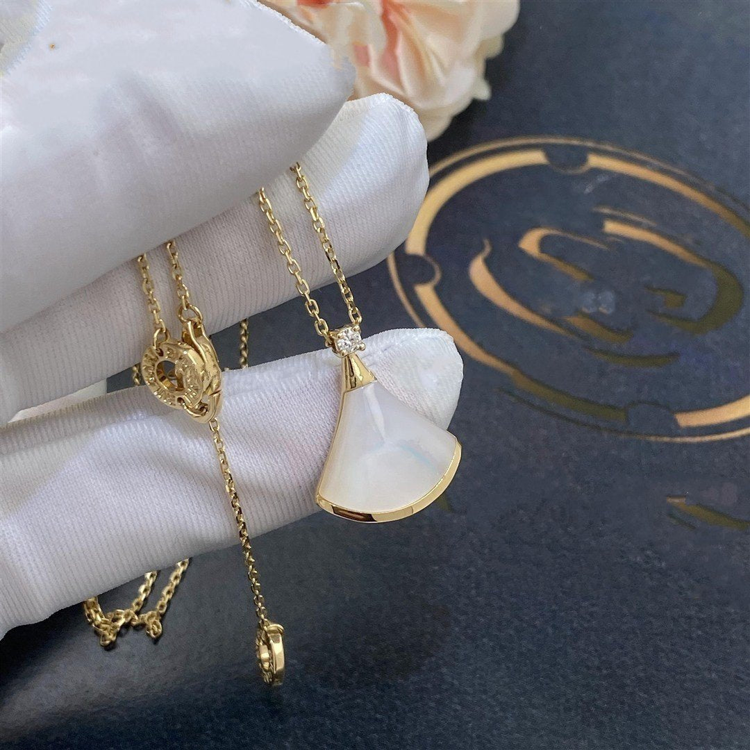 [Solara Jewelry]DREAM NECKLACE WHITE MOP GOLD 1 DIAMOND