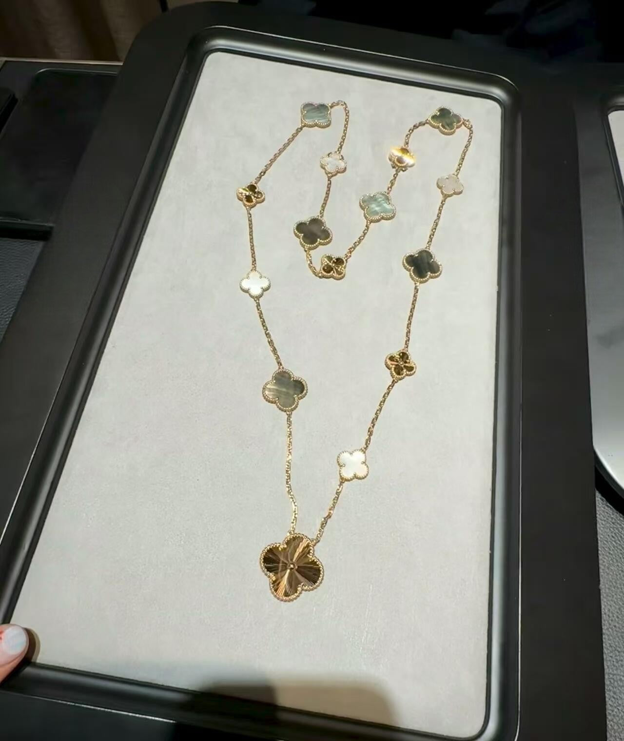 [Solara Jewelry]DETACHABLE CLOVER 15(11+4) FLOWER ROSE GOLD NECKLACE SET