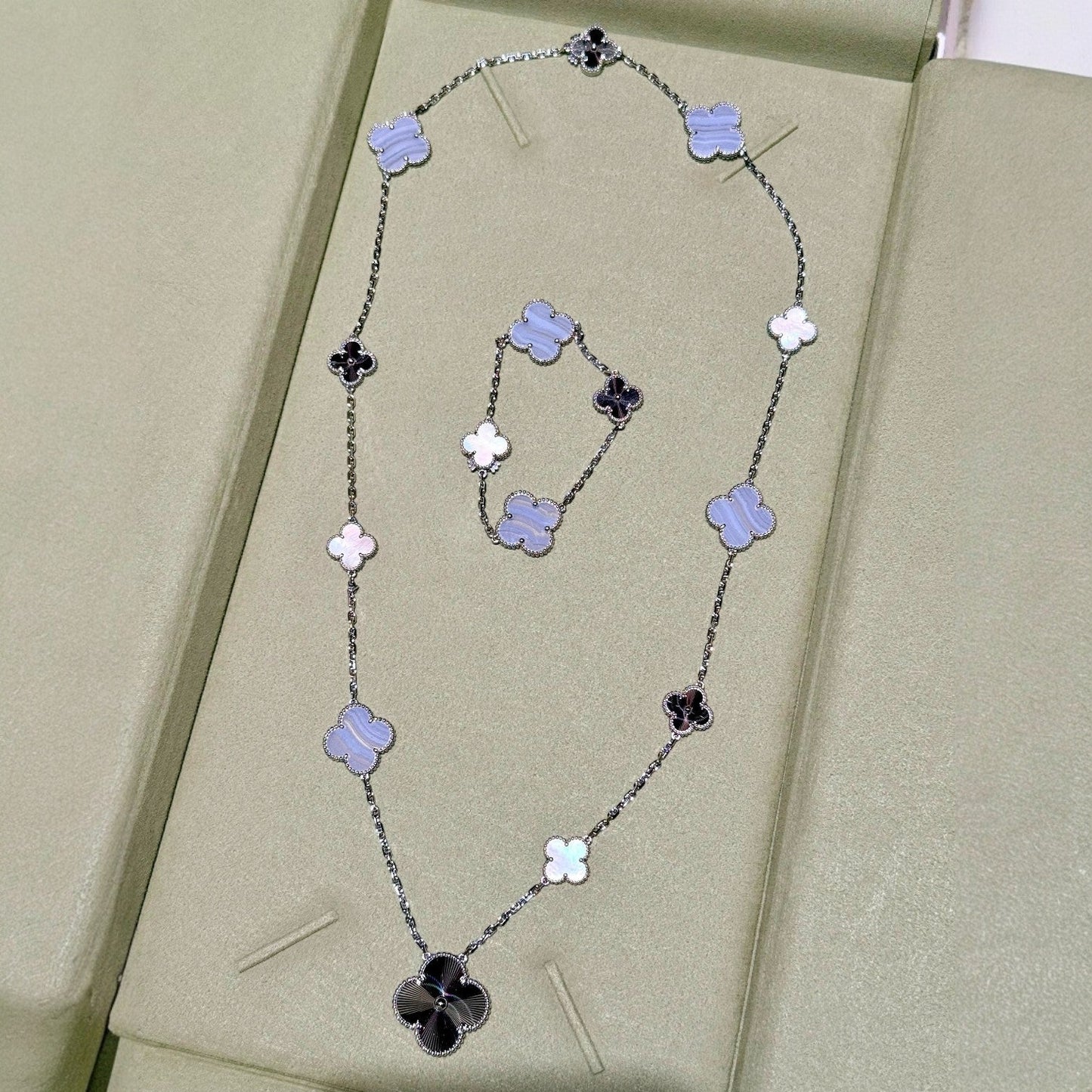 [Solara Jewelry]DETACHABLE CLOVER 15(11+4) FLOWER SILVER NECKLACE SET