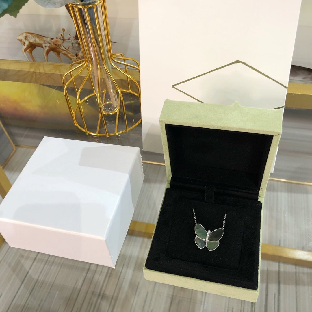 [Solara Jewelry]LARGE BUTTERFLY SILVER PENDANT DIAMOND NECKLACE