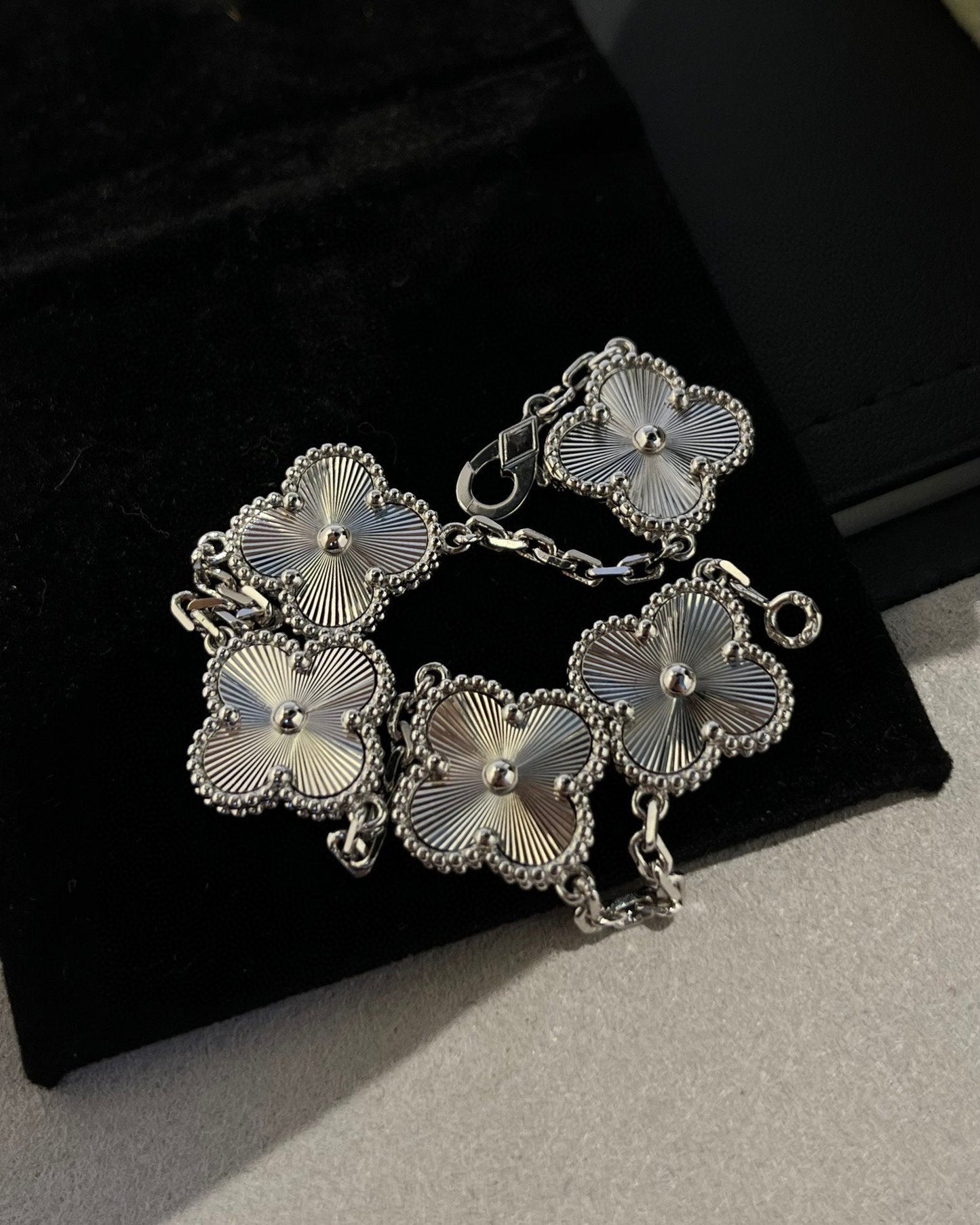 [Solara Jewelry]CLOVER SILVER 5 MOTIFS BRACELET